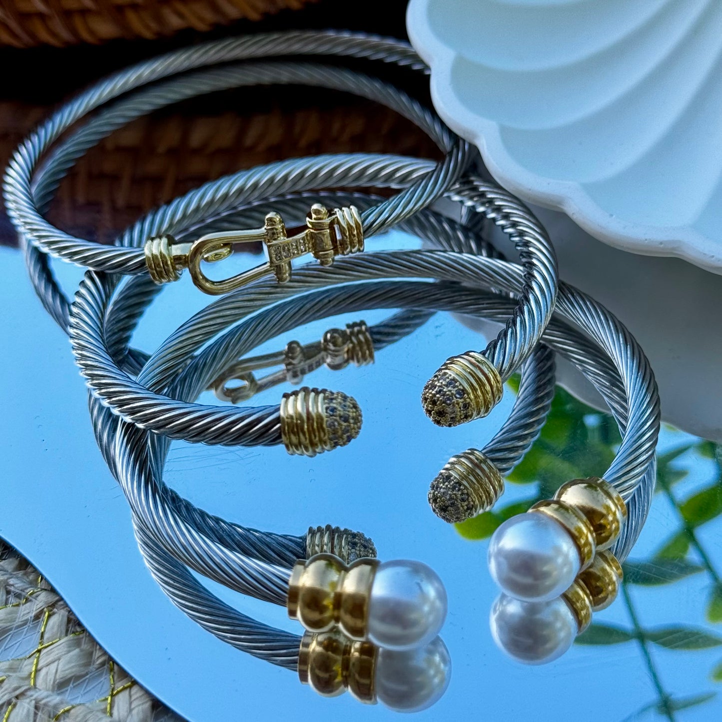Shiny Bound Bangle 🩶