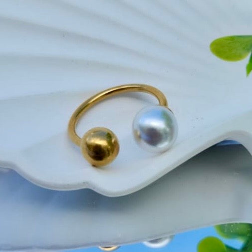 Gina Ring